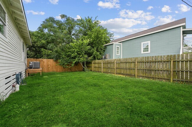 Building Photo - 4027 Ave N Ursuline St