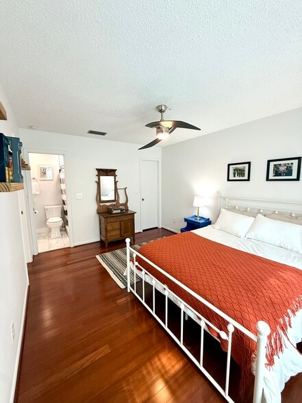 Building Photo - 11801 Foxrun Ln