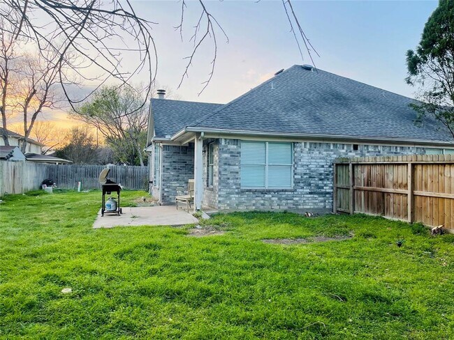 Building Photo - 20803 Lavenderwood Dr