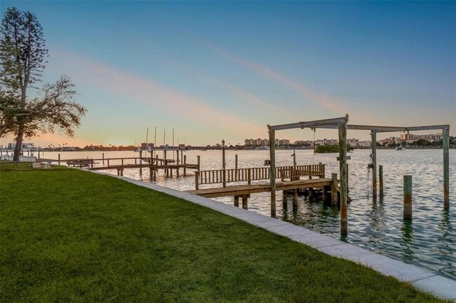 Building Photo - 7160 Shore Dr S