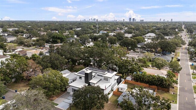 Building Photo - 3624 S Gardenia Ave