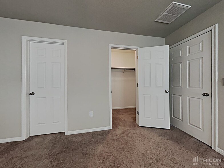 Building Photo - 5343 Marsh Ln