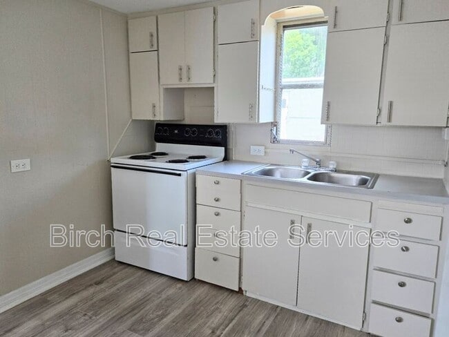 Building Photo - 7041 Lofty Dr