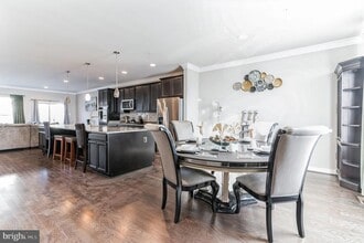 Building Photo - 5325 Manor Park Dr