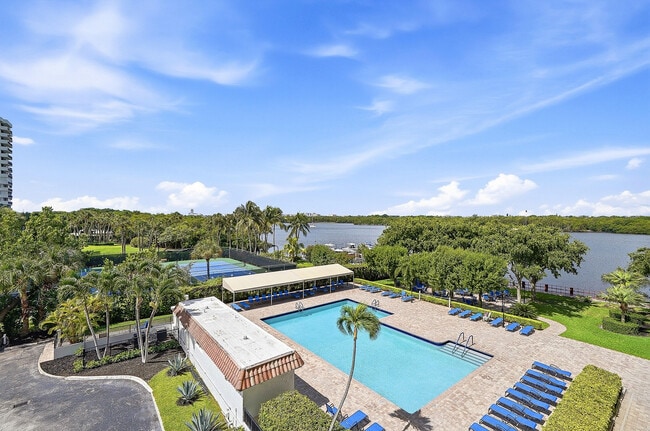 Building Photo - 2121 N Ocean Blvd