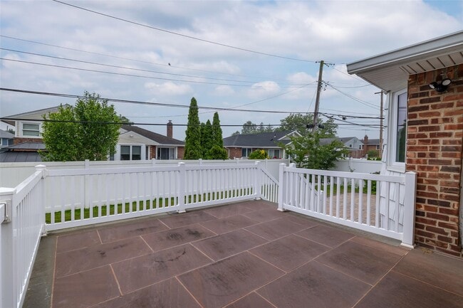 Building Photo - 4100 Meadow Ln