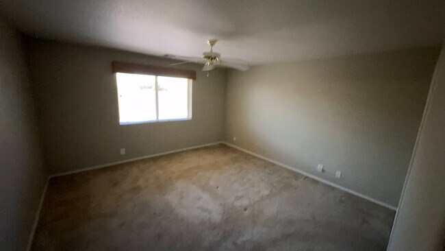 Building Photo - Sunland Springs Village