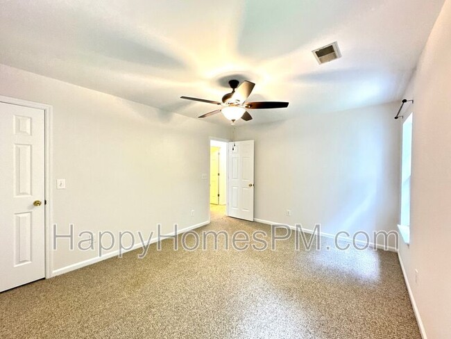Building Photo - 5400 Greggs Landing