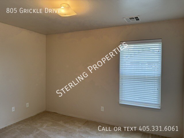 Building Photo - 805 Grickle Dr