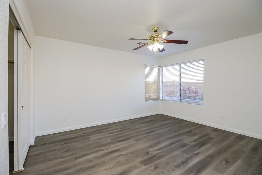 Building Photo - 1350 W Gary Dr