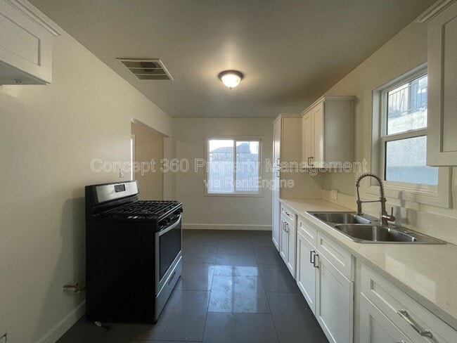 Building Photo - 13719 Yukon Ave