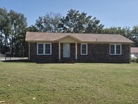 Building Photo - 2025 Stonebrook Dr