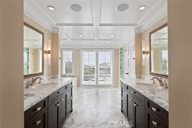 Building Photo - 322 Emerald Bay