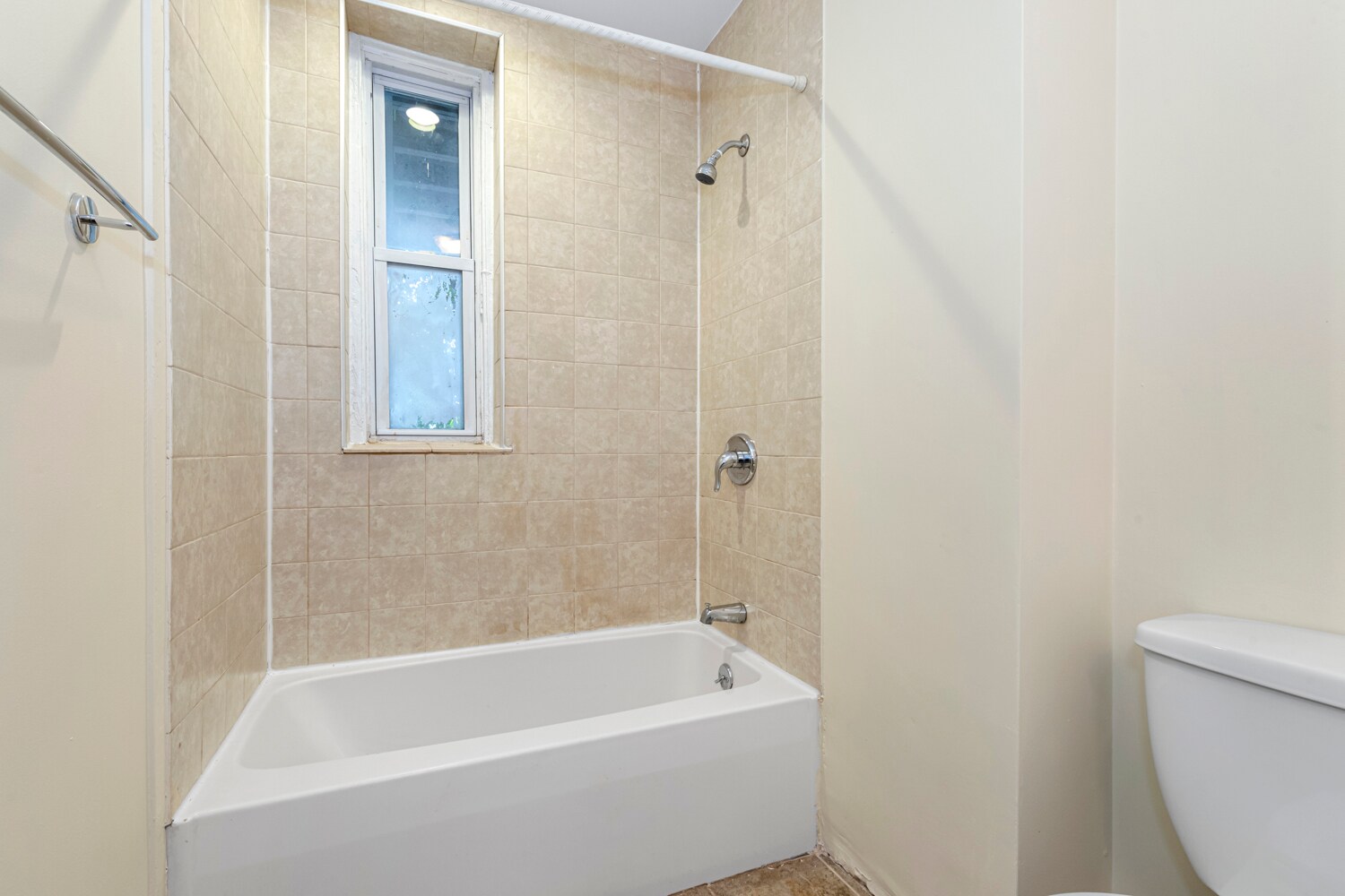 Building Photo - 42 Brackett St