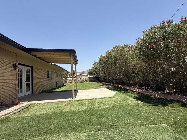Building Photo - 7201 Armistad Ave