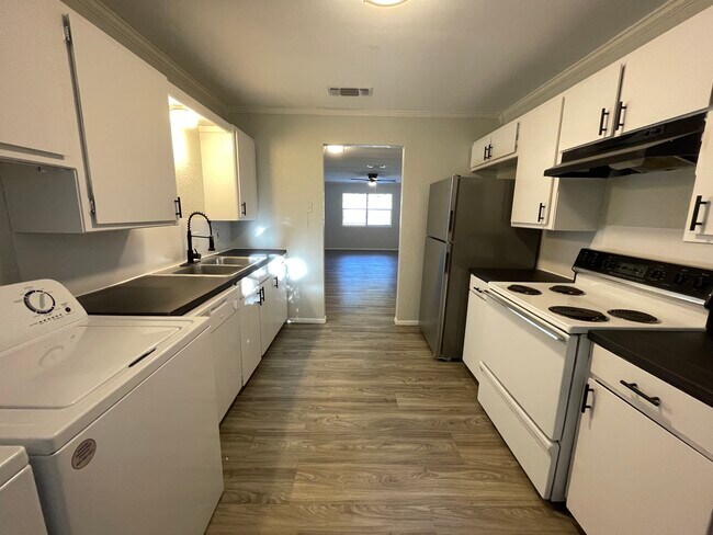 Kitchen - 617 County Road 805A