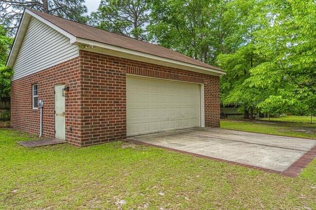 Building Photo - 440 W Maine Ave