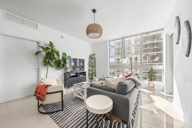 Building Photo - 300 S Biscayne Blvd