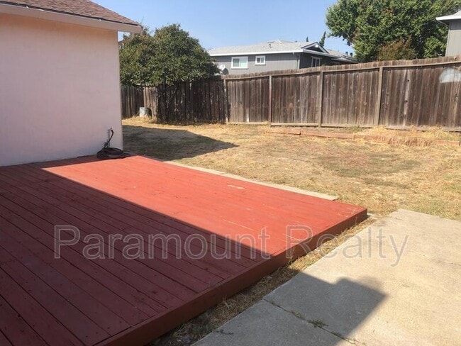 Building Photo - 3617 Lisbon Dr