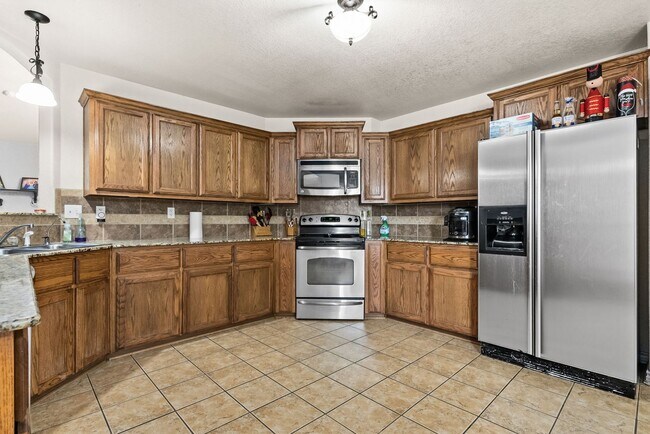 Building Photo - Single Family Home