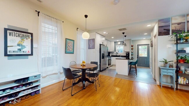 Building Photo - 1328 Morris Rd SE