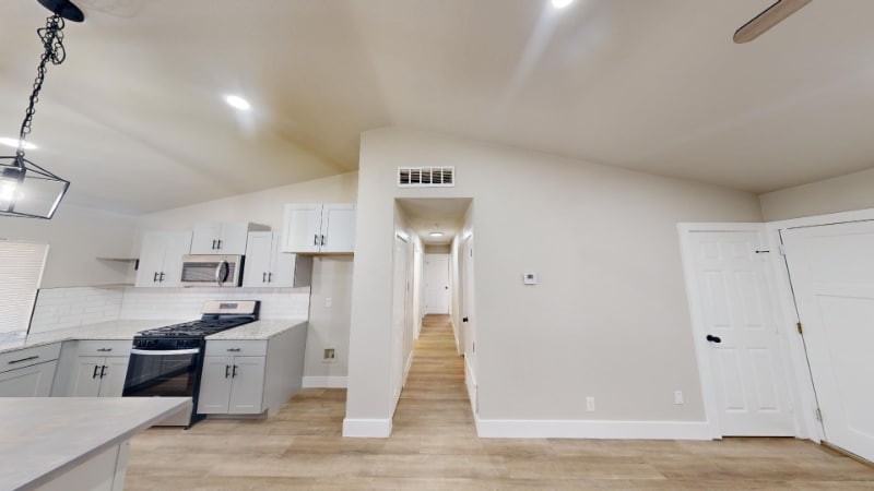 Building Photo - 7323 Glen Arbor Dr