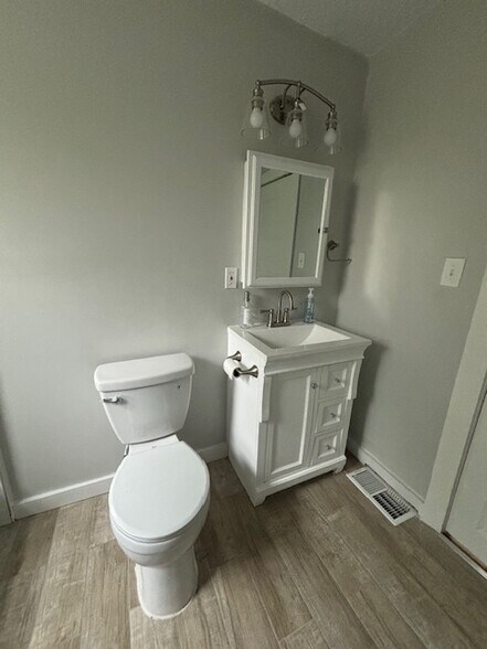 Building Photo - 2199 E 74th St