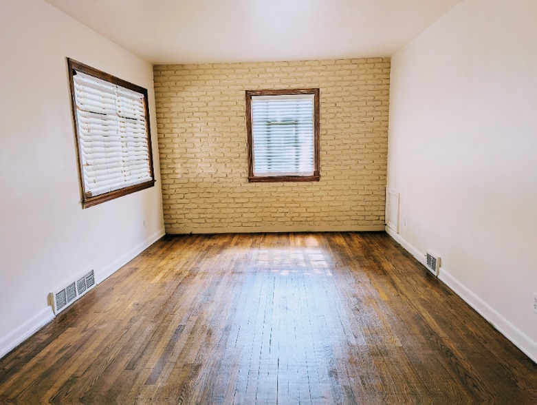 Building Photo - 801 Lathrop St