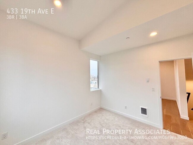 Building Photo - 433 19th Ave E