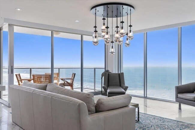 Building Photo - 1830 Avenida Del Mundo