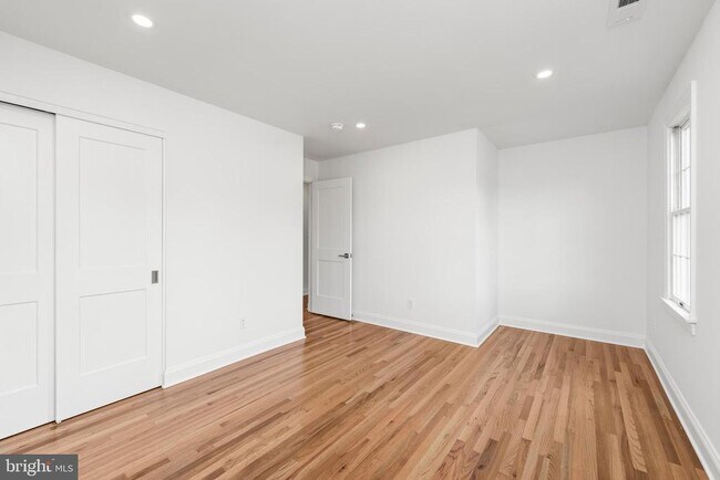 Building Photo - 1213 Clearfield Cir