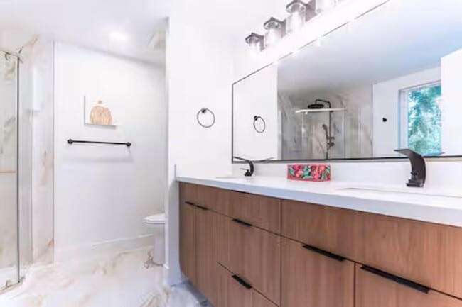 Building Photo - Spacious Modern Home for Rent in Burien / South Seattle