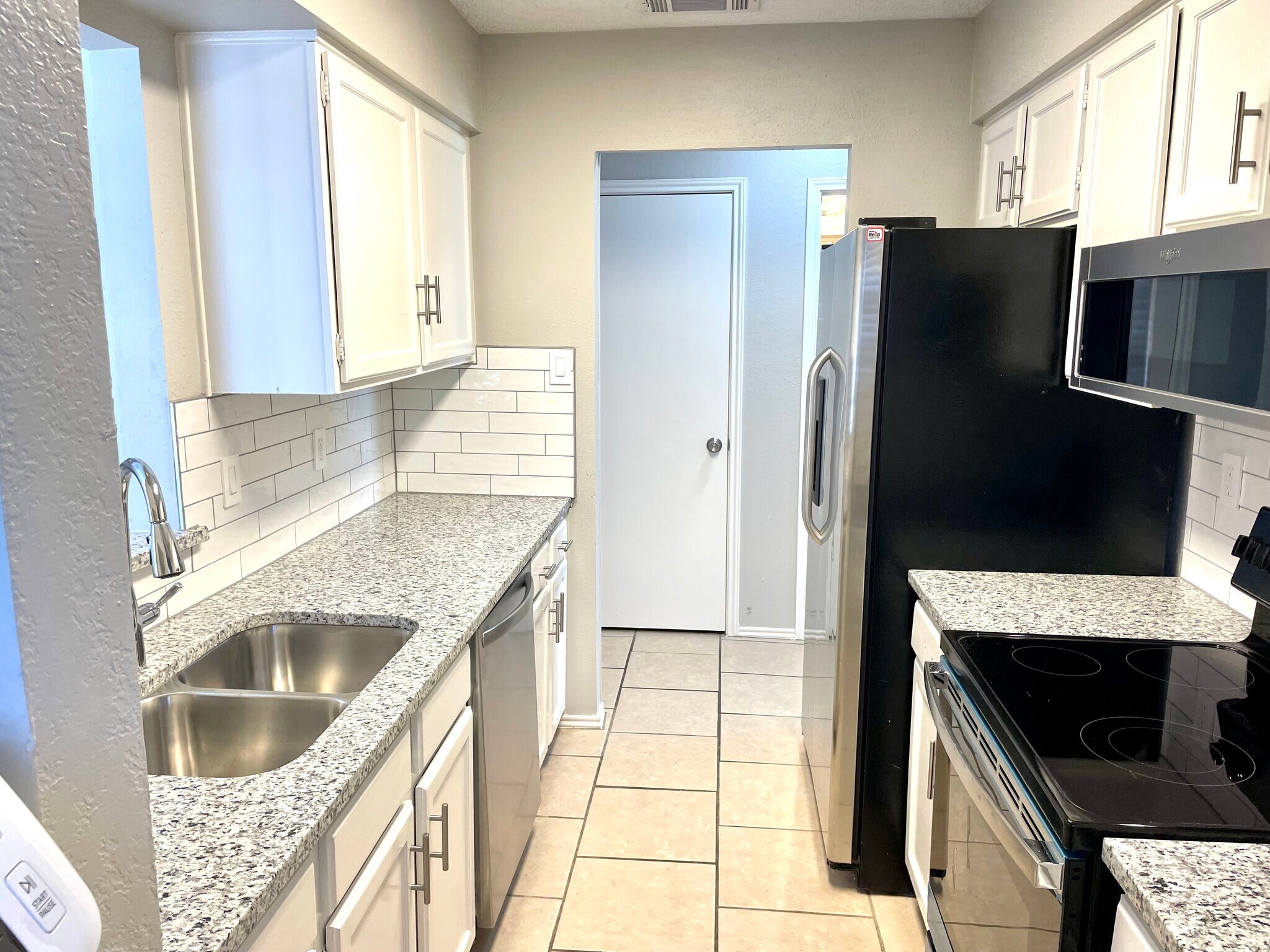 Building Photo - 13030 Quail Dr