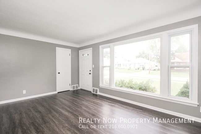 Building Photo - 11912 Derby Rd