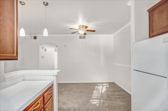 Building Photo - Pacific Legends 2 Bed Condo Near Pool