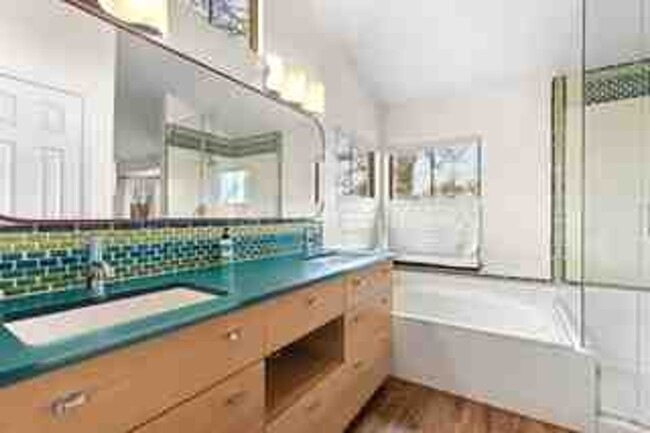 Building Photo - 2507 Ravenwood Ln