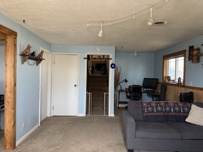 Building Photo - 2565 N 3rd E St