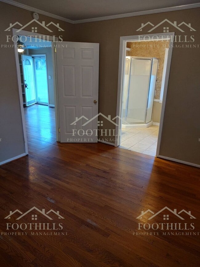 Building Photo - 3-Bed Ranch with Spacious Yard and Modern ...