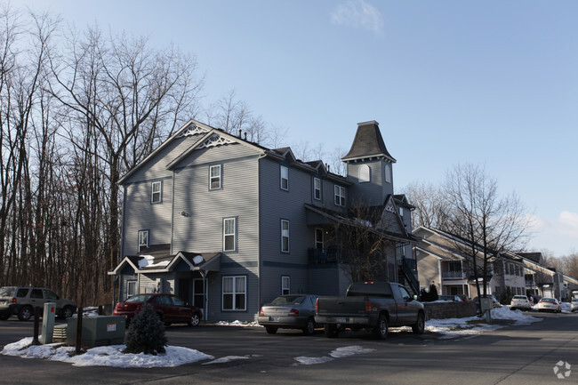 Building - Kings Point Apartments