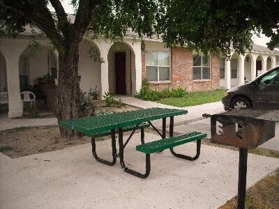 Building Photo - 2300 Alamo St