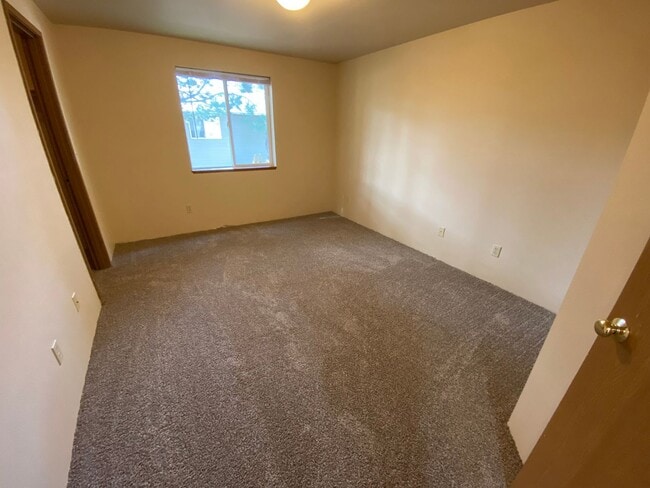 Building Photo - 806 Juniper Ave