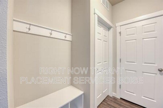 Building Photo - 6818 S Catfish Creek Ave