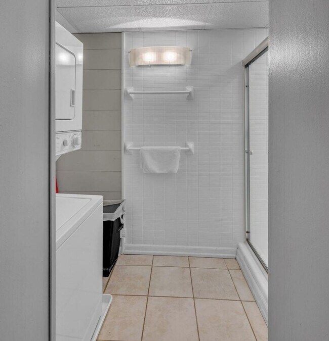 Building Photo - 11 Music Square E