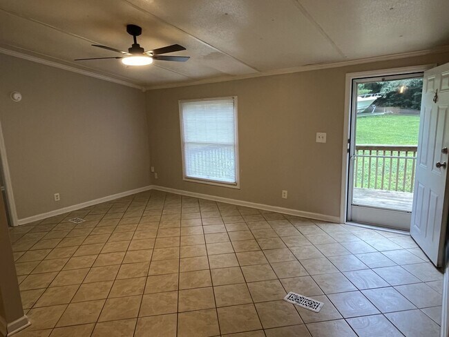 Building Photo - Quiet Country Living near Mint Hill!