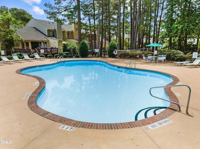 Building Photo - 5501 Sharpe Dr