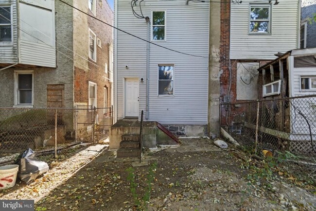 Building Photo - 5237 Chester Ave