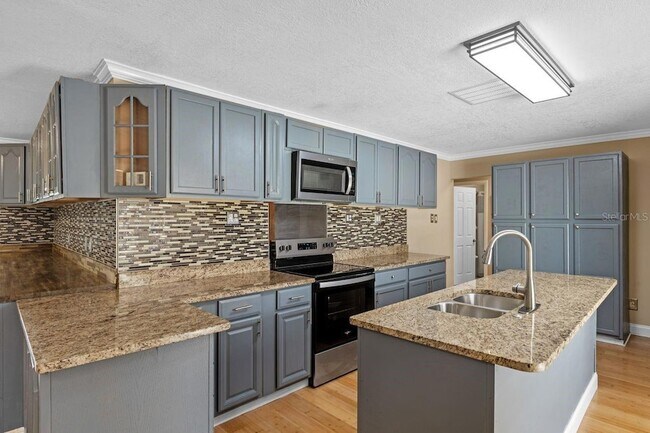 Building Photo - 2622 Hibiscus Ct
