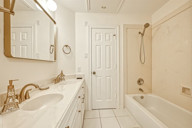 Building Photo - 13719 Ashley Run