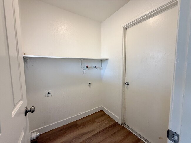 Building Photo - 15420 N 23rd Dr