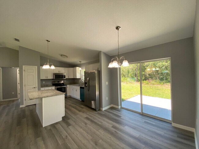 Building Photo - Desirable SW Ocala Neighborhood 3/2/2 *WON...